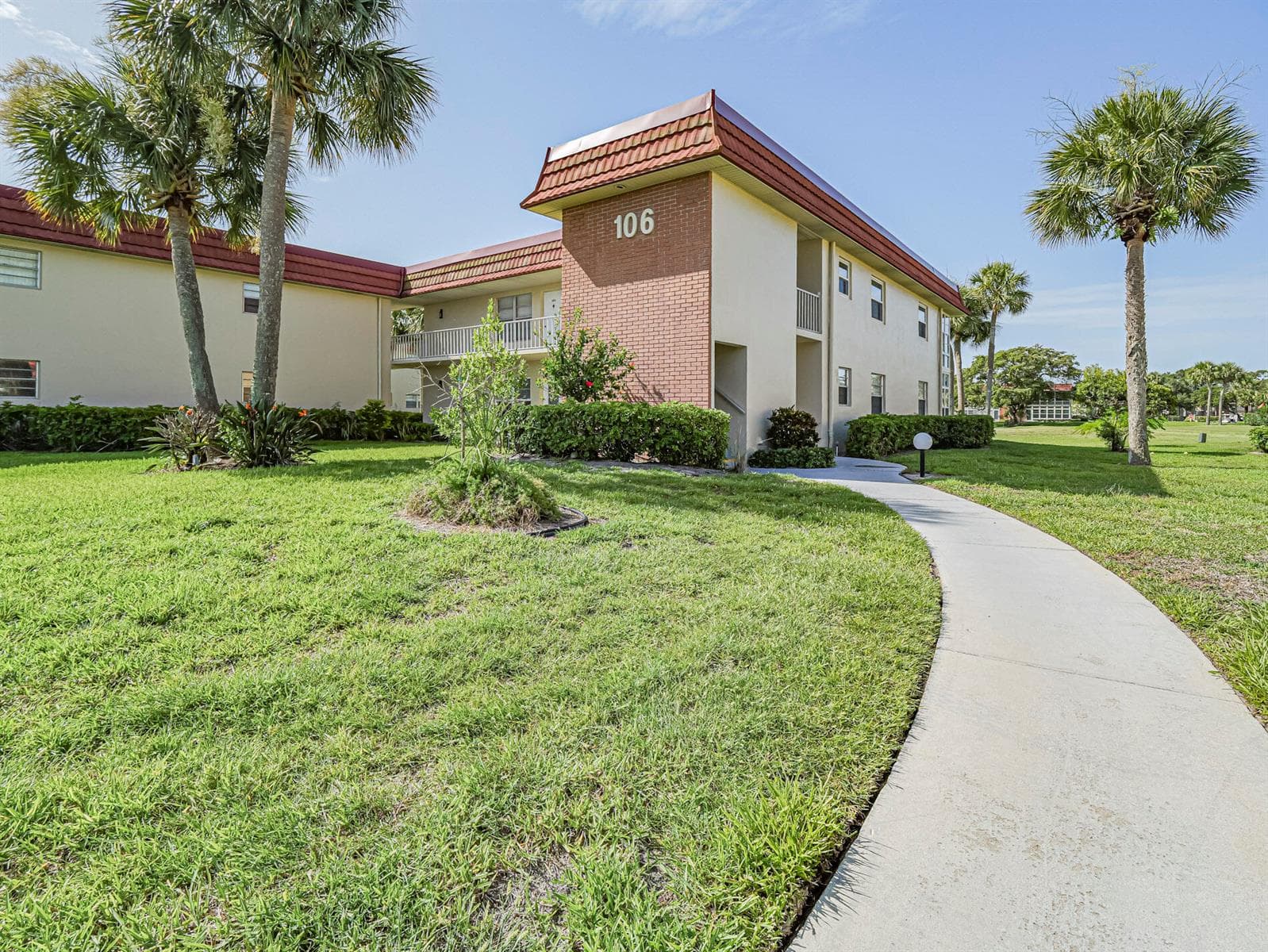106 Spring Lake Court # 201, Vero Beach, FL 32962 photo 4