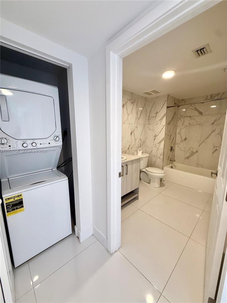 10950 NW 82nd St # 422, Doral, FL 33178 photo 4