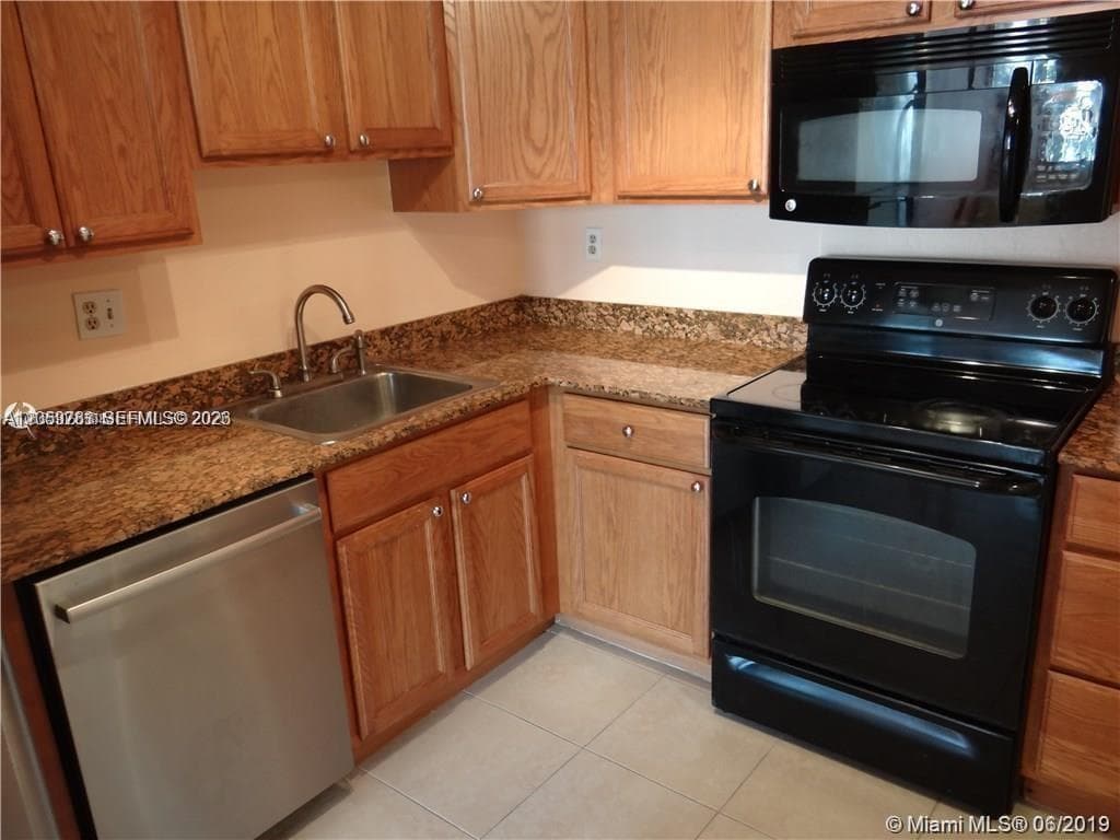 2741 Taft St # 206, Hollywood, FL 33020 photo 2