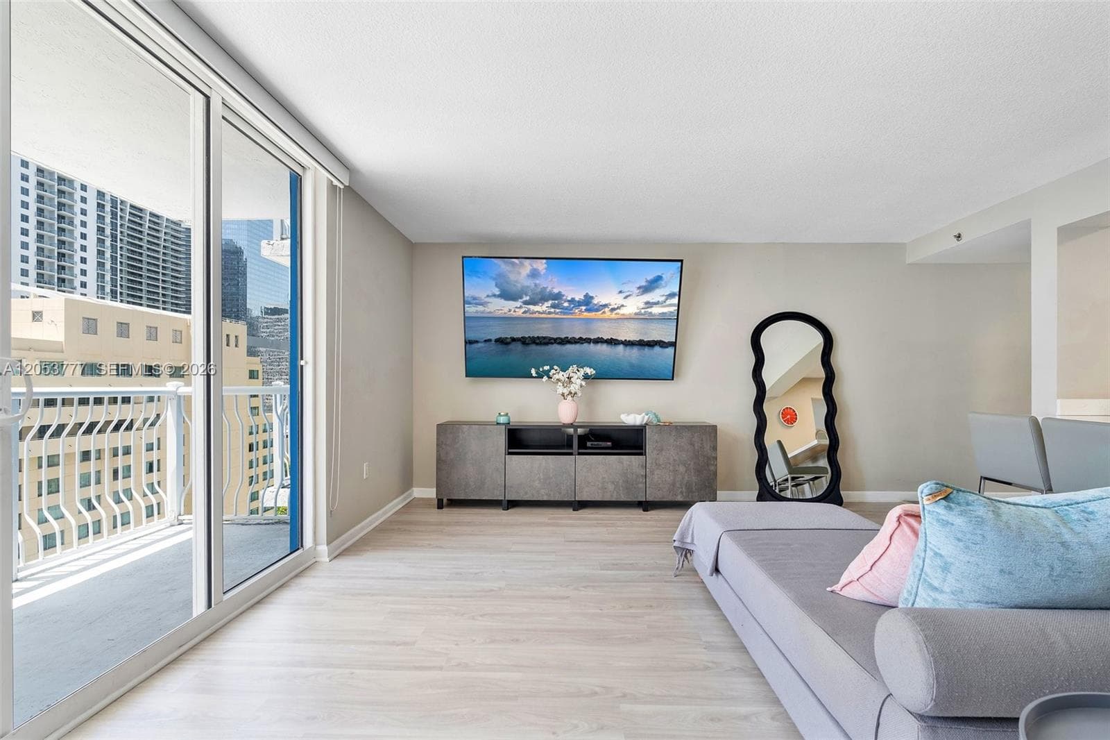 1200 Brickell Bay Dr # 2423, Miami, FL 33131 photo 3