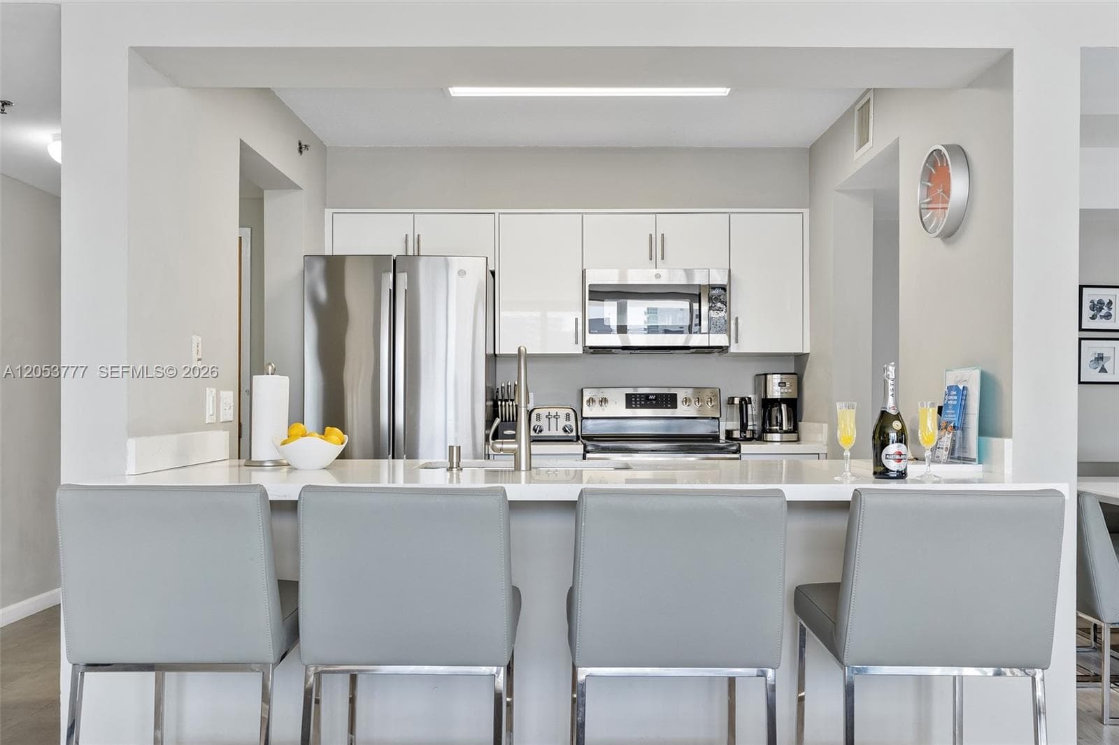 1200 Brickell Bay Dr # 2423, Miami, FL 33131 photo 5