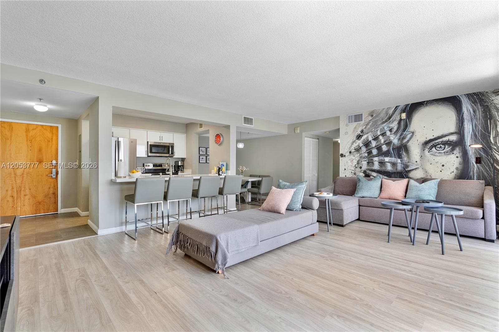 1200 Brickell Bay Dr # 2423, Miami, FL 33131 photo 4