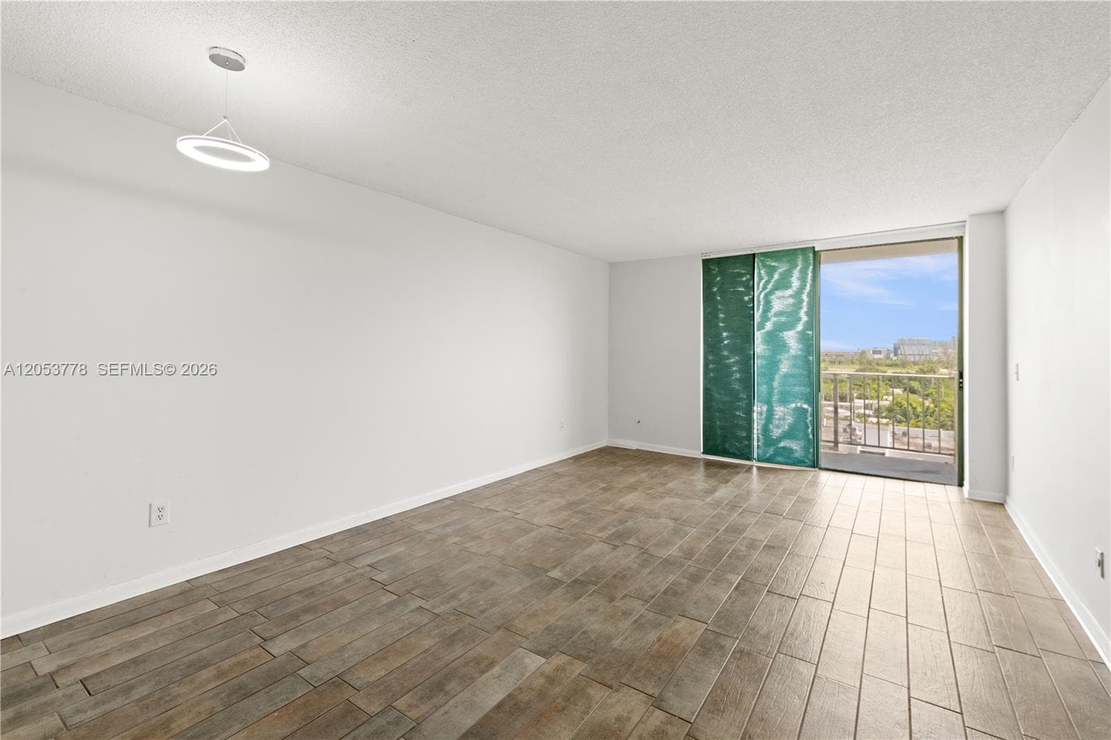 2350 NE 135th St # 812, North Miami, FL 33181 photo 4