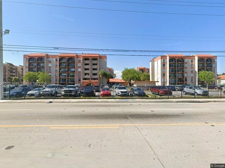 5201 NW 7th St # 408, Miami, FL 33126 photo 3