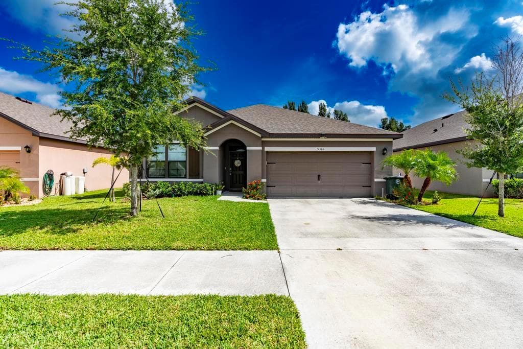 5316 AMUSEMENT Avenue, Fort Pierce, FL 34947 photo 3