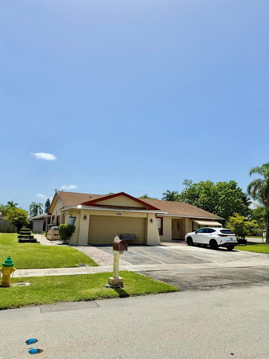 2000 NW 70th Lane, Margate, FL 33063 photo 2