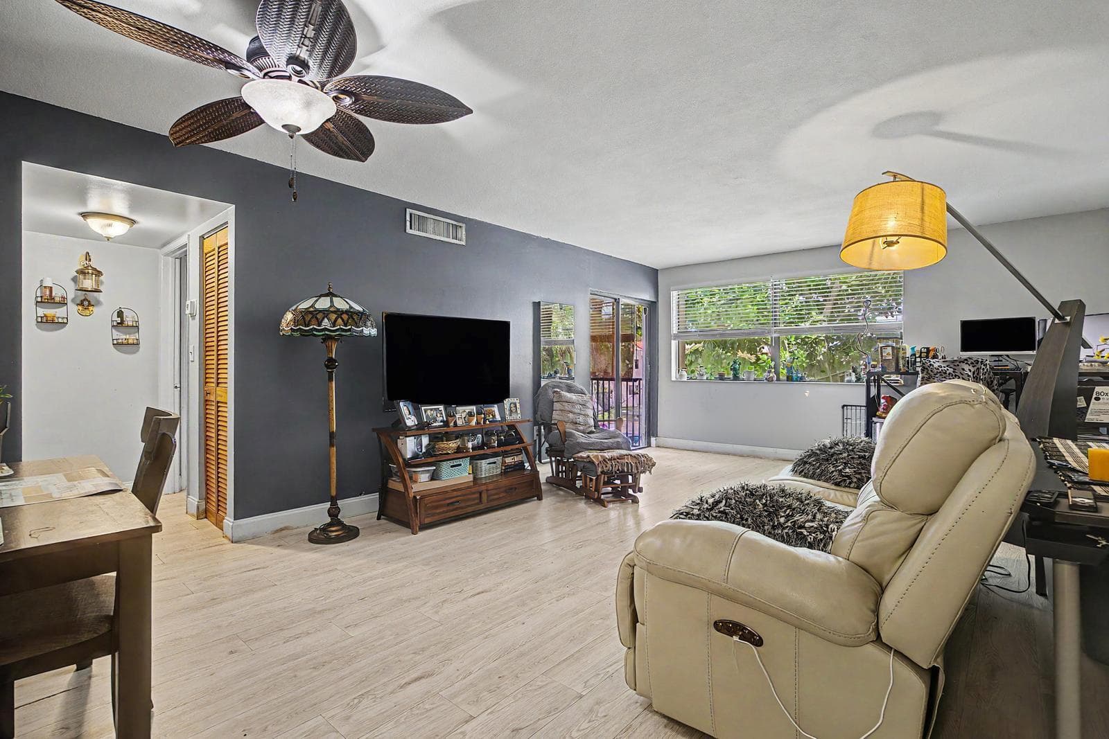 240 W Park Drive # 201-4, Miami, FL 33172 photo 2
