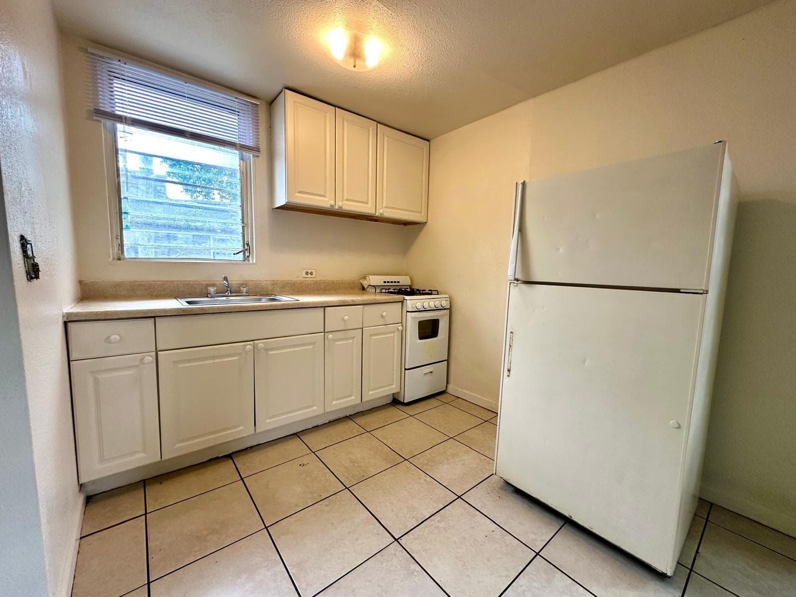 610 33rd Street # 1/2, West Palm Beach, FL 33407 photo 2