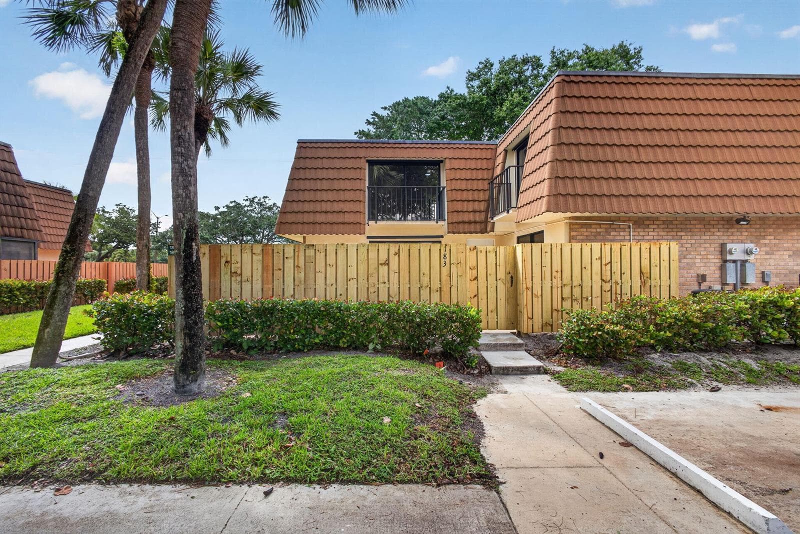 183 Charter Way, West Palm Beach, FL 33407 photo 2