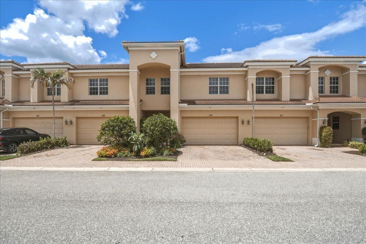 135 SW WALKING Path, Stuart, FL 34997 photo 4