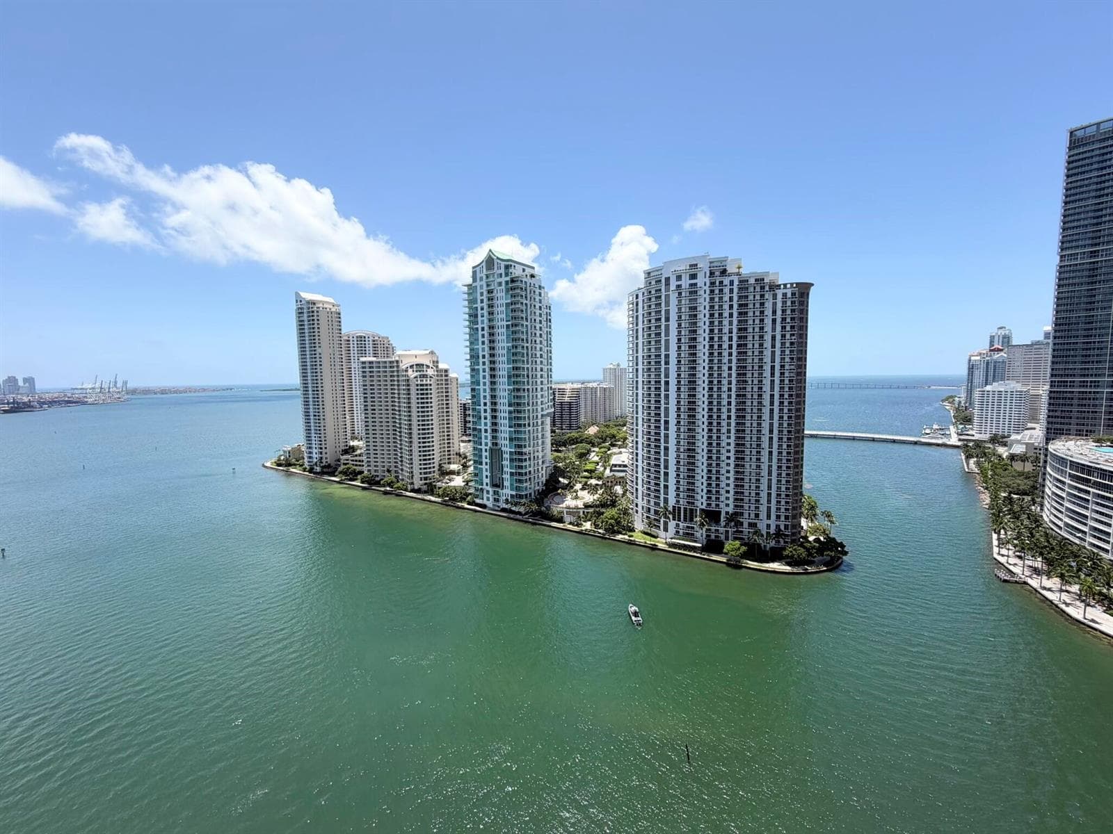 300 S BISCAYNE Boulevard # T-2208, Miami, FL 33131