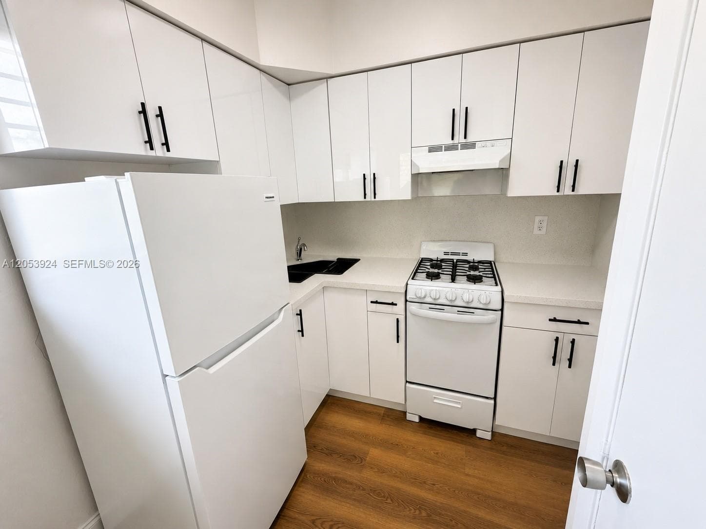 34 Madeira Ave # 6, Coral Gables, FL 33134 photo 3