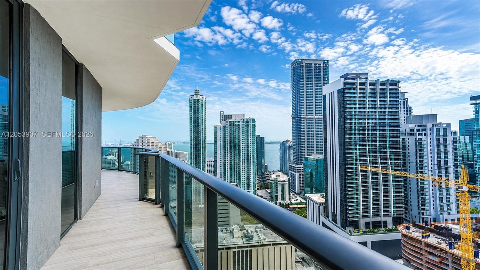 45 SW 9th St # 3303, Miami, FL 33130 photo 2