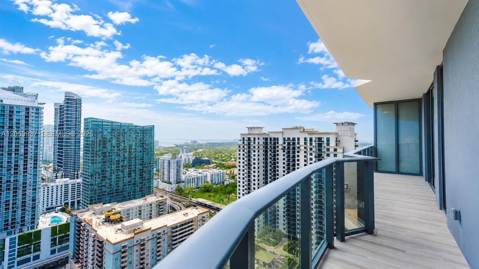45 SW 9th St # 3303, Miami, FL 33130 photo 3