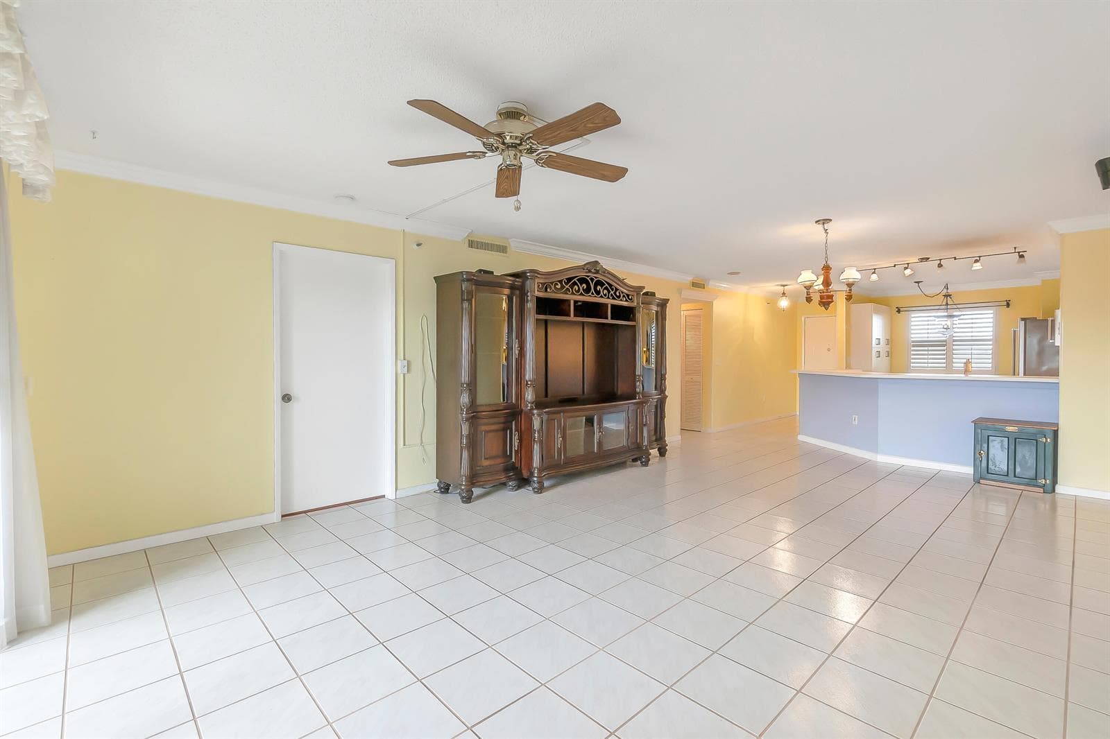 2334 S Cypress Bend Drive # 602, Pompano Beach, FL 33069 photo 5
