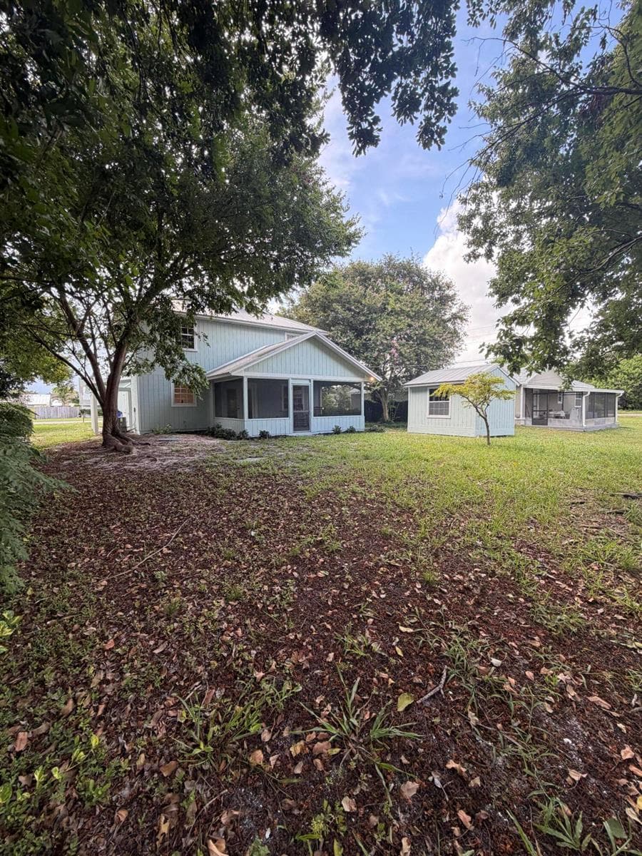 180 8th Court, Vero Beach, FL 32962 photo 2