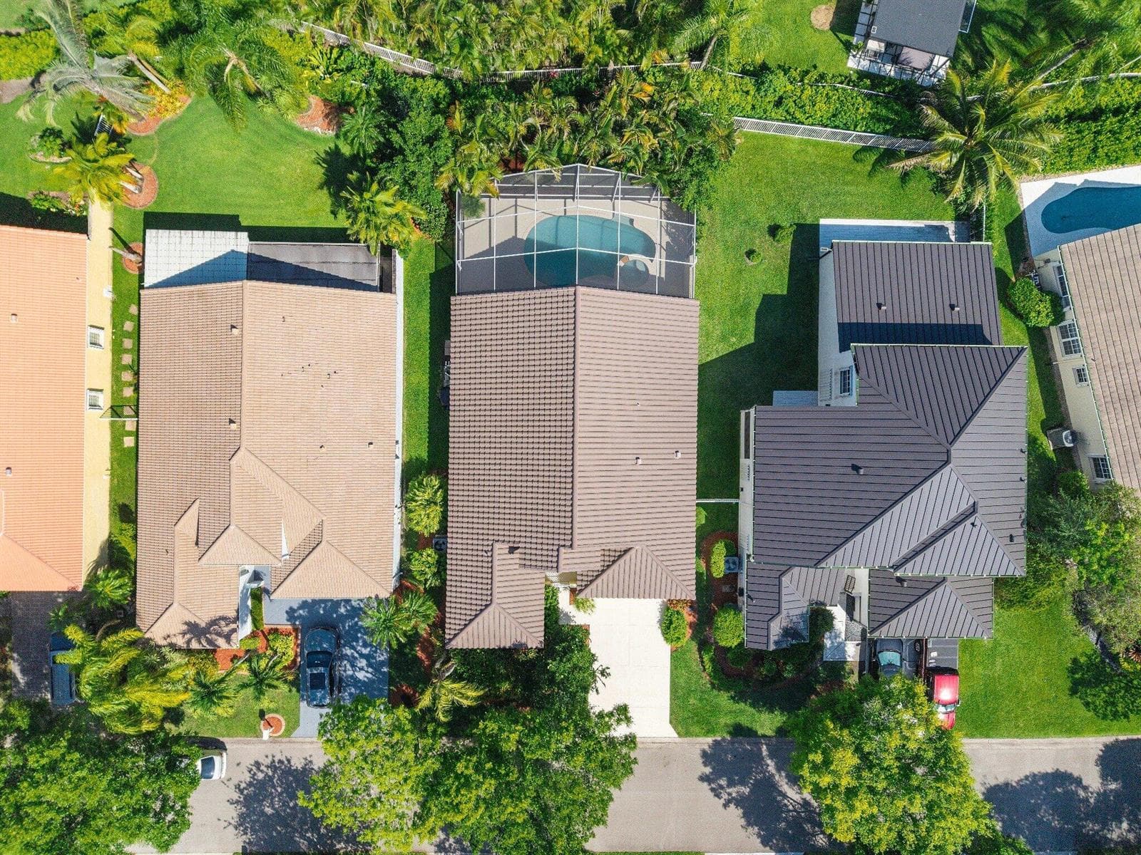 2016 Island Circle, Weston, FL 33326 photo 3