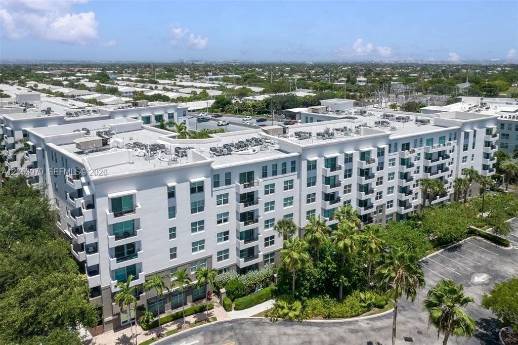 2421 NE 65th St # 217, Fort Lauderdale, FL 33308