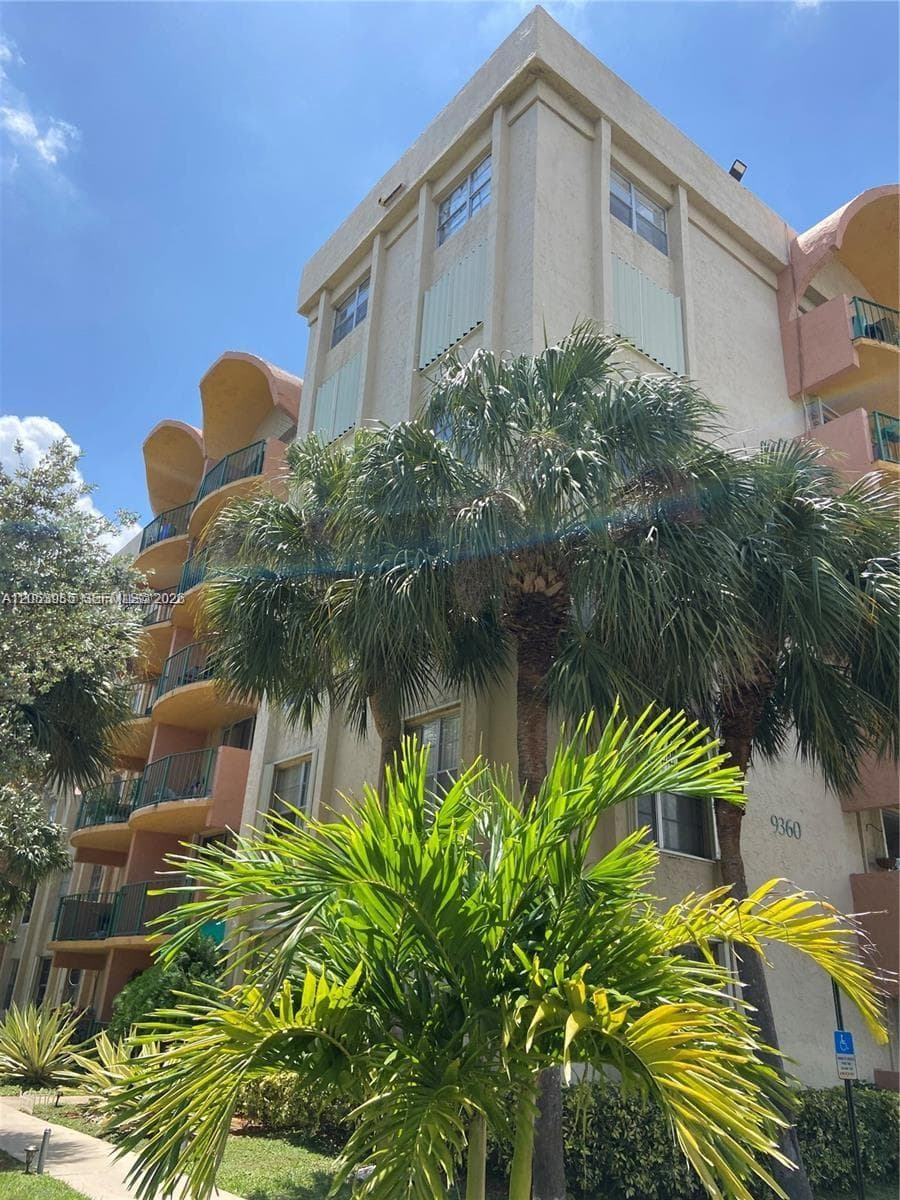 9350 Fontainebleau Blvd # 609, Miami, FL 33172
