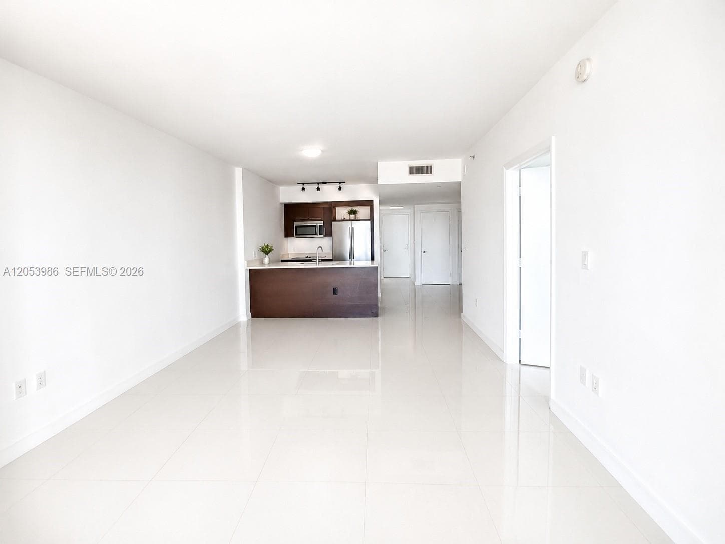 500 BRICKELL AVE # 3200, Miami, FL 33131 photo 2
