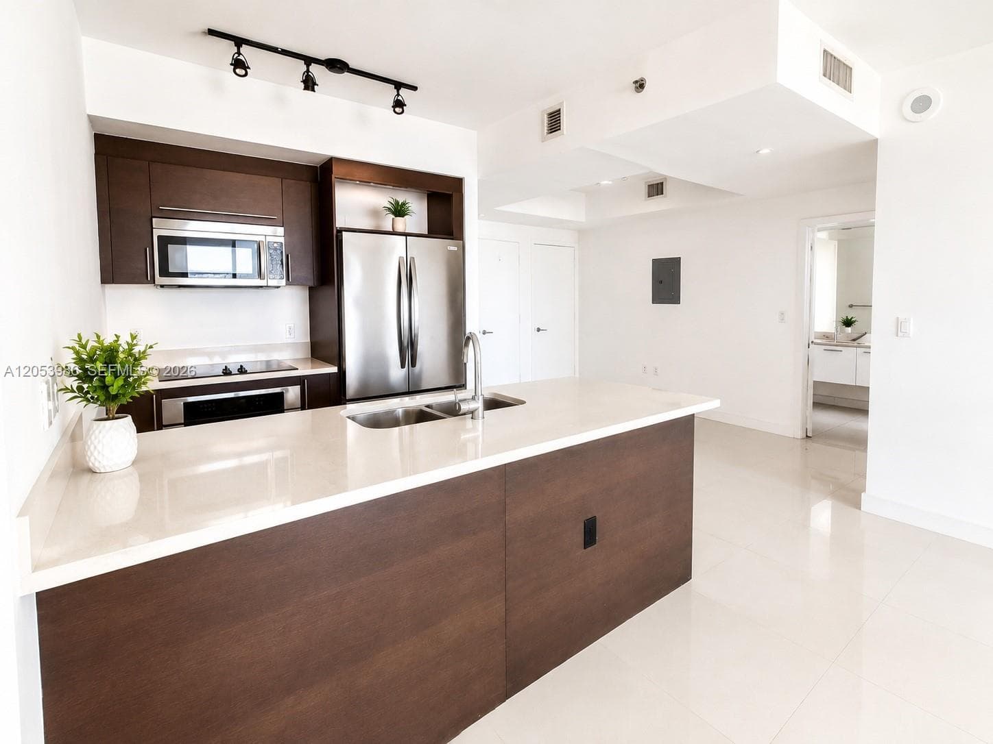 500 BRICKELL AVE # 3200, Miami, FL 33131 photo 3