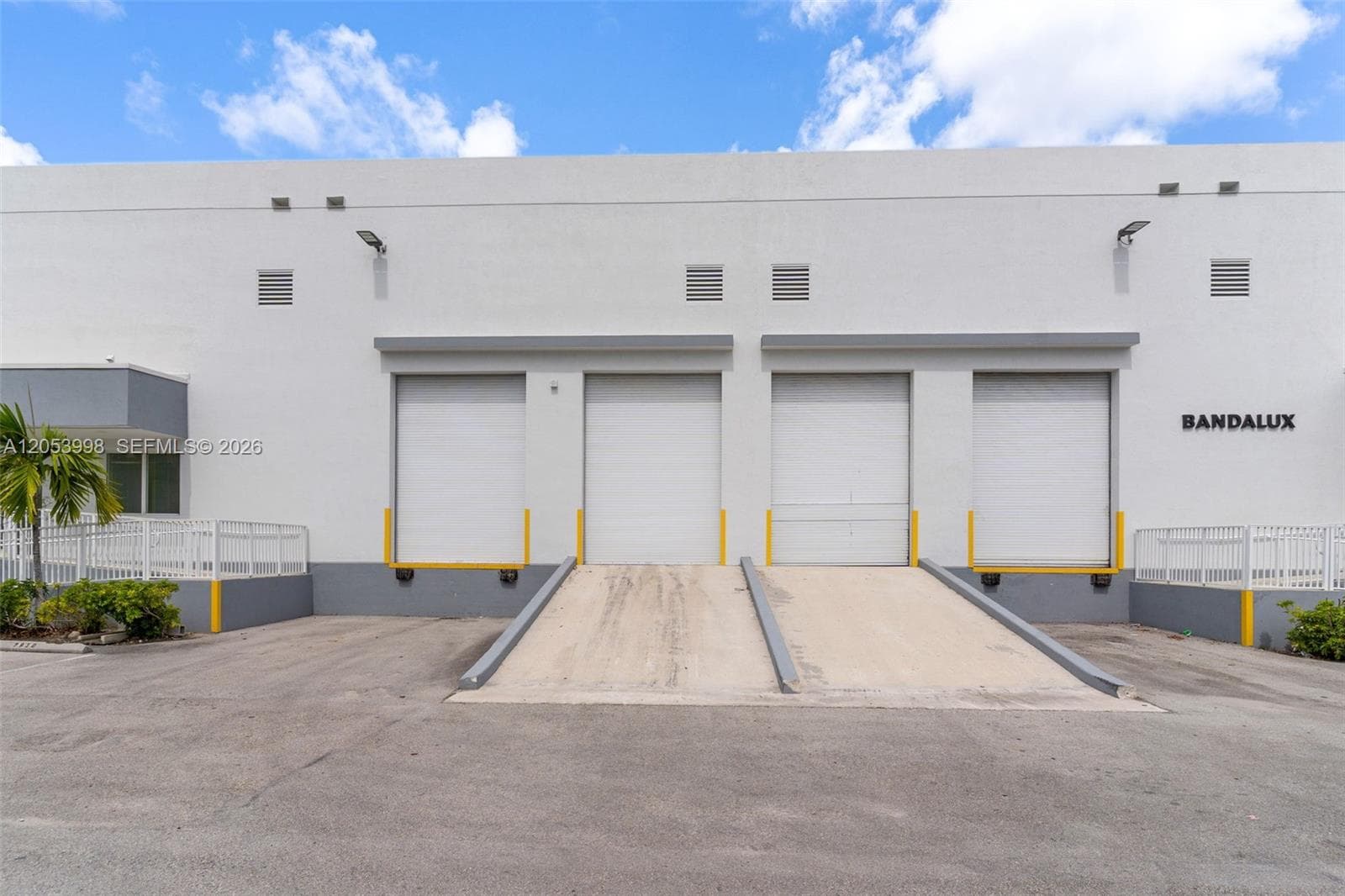 7900 NW 71st St, Medley, FL 33166