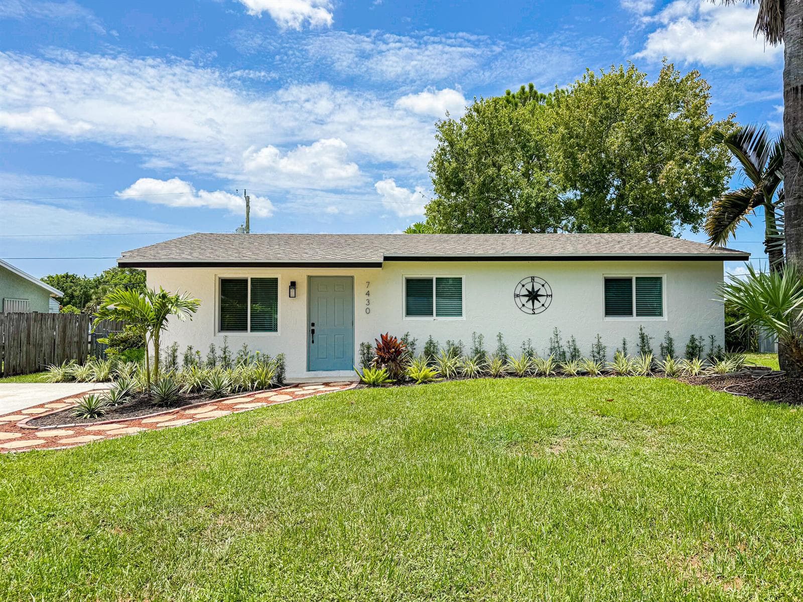 7430 Cocoanut Drive, Lake Worth, FL 33467 photo 2