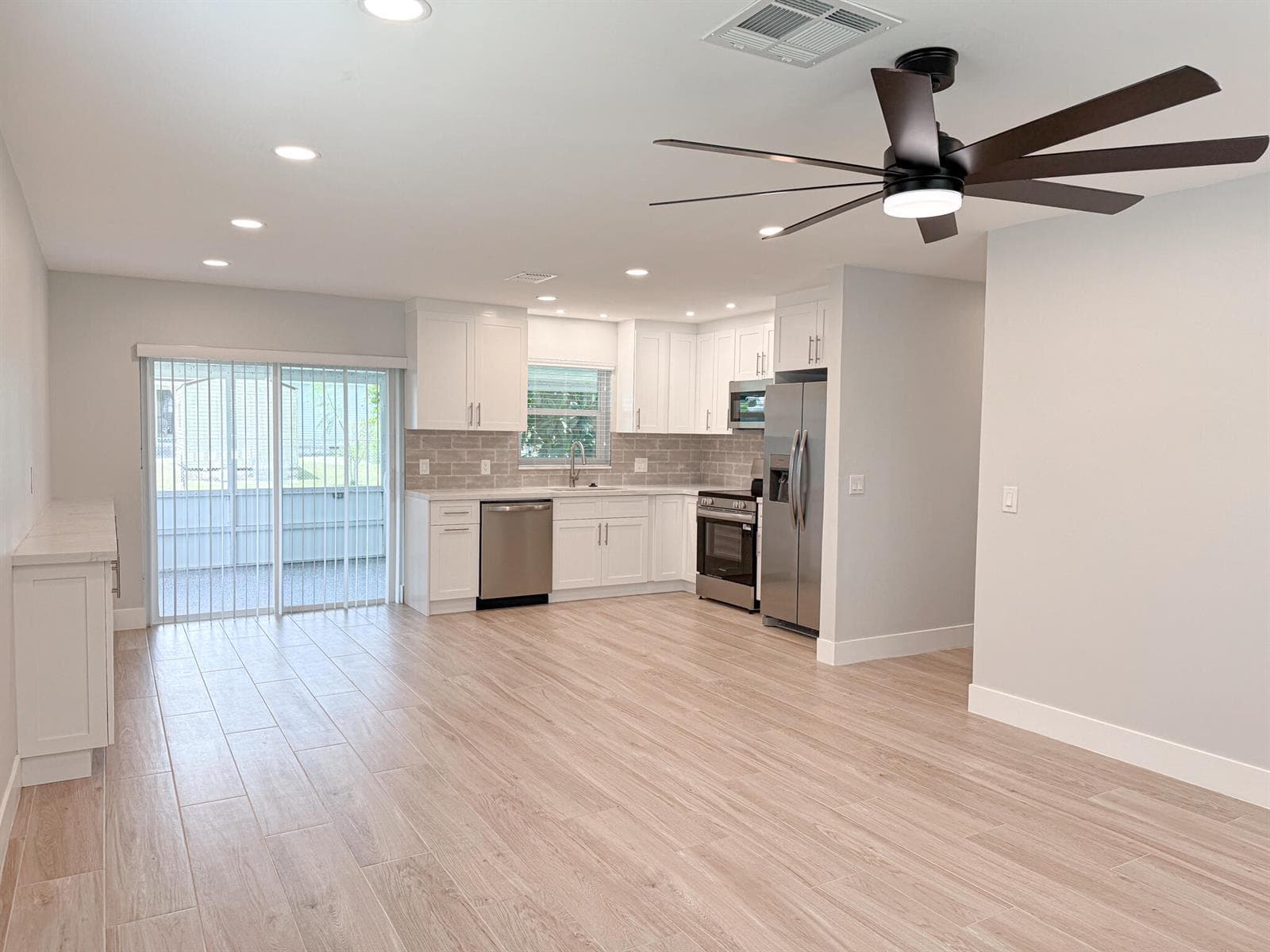 7430 Cocoanut Drive, Lake Worth, FL 33467 photo 4