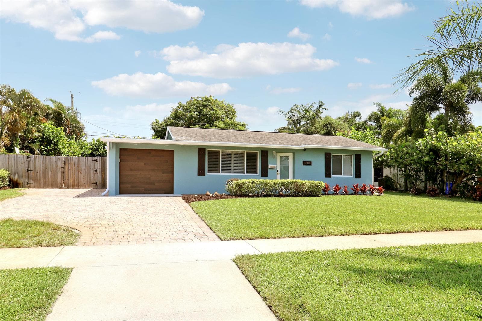 940 Dogwood Road, North Palm Beach, FL 33408 photo 2