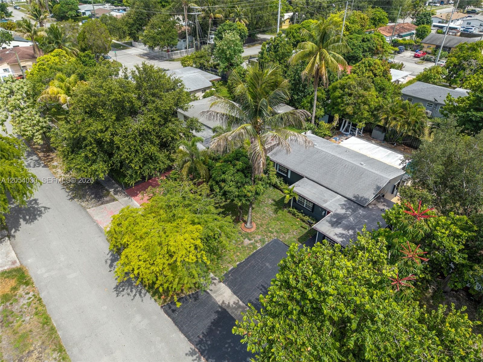76 NE 170th St, North Miami Beach, FL 33162 photo 5