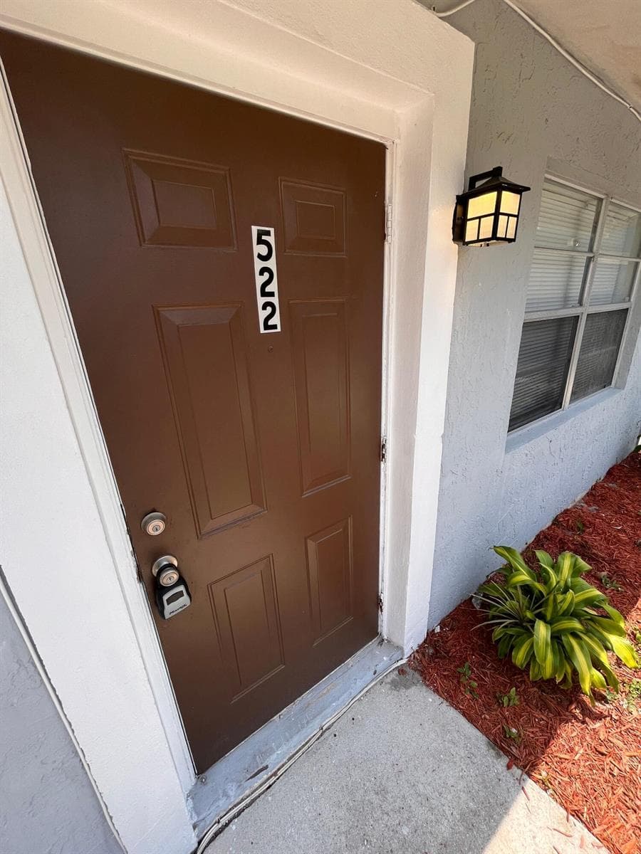 522 46th Street, West Palm Beach, FL 33407 photo 2