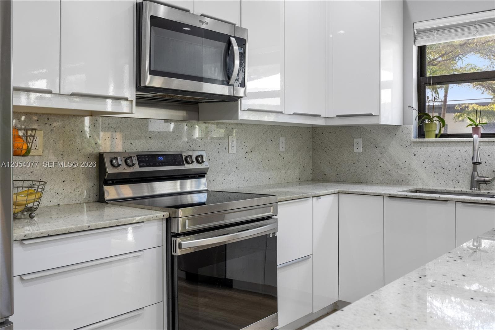 658 NE 193rd Ter, Miami, FL 33179 photo 3