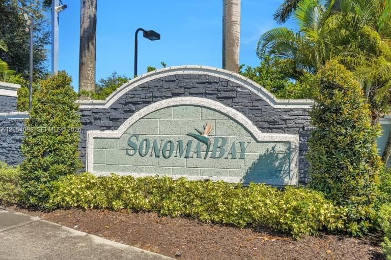 1942 Alamanda Way, Riviera Beach, FL 33404 photo 3