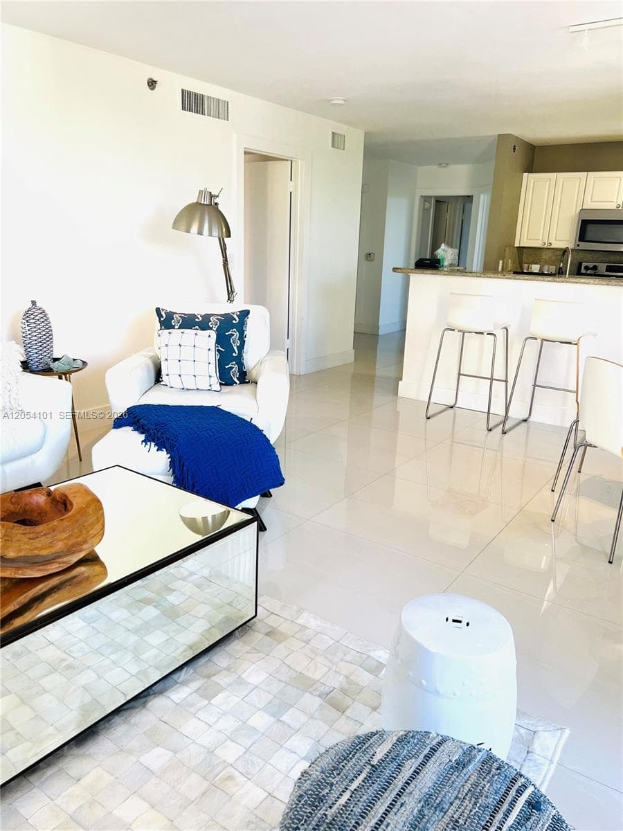 19901 E Country Club Dr # 2401, Aventura, FL 33180