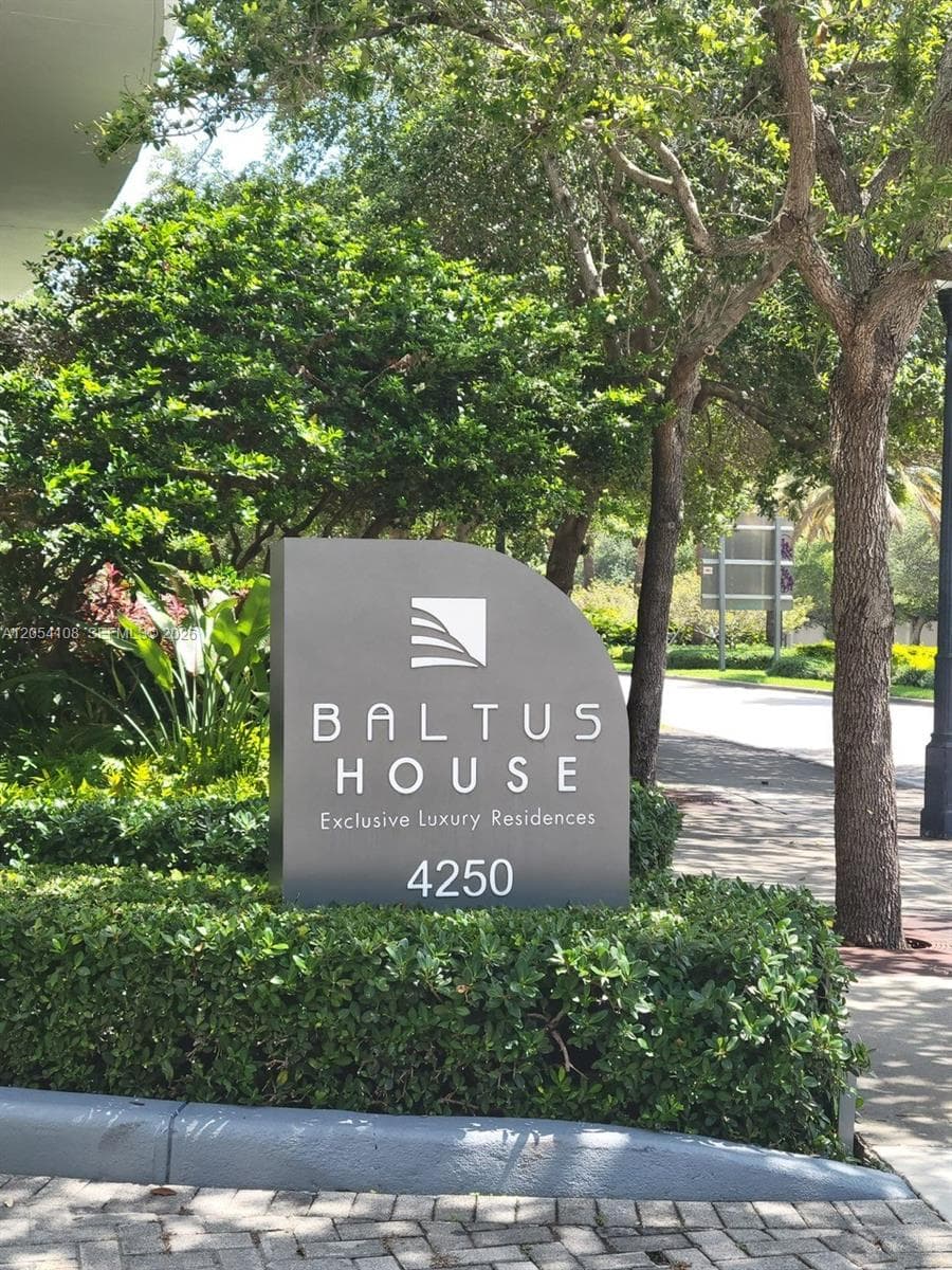 4250 Biscayne Blvd # 806, Miami, FL 33137