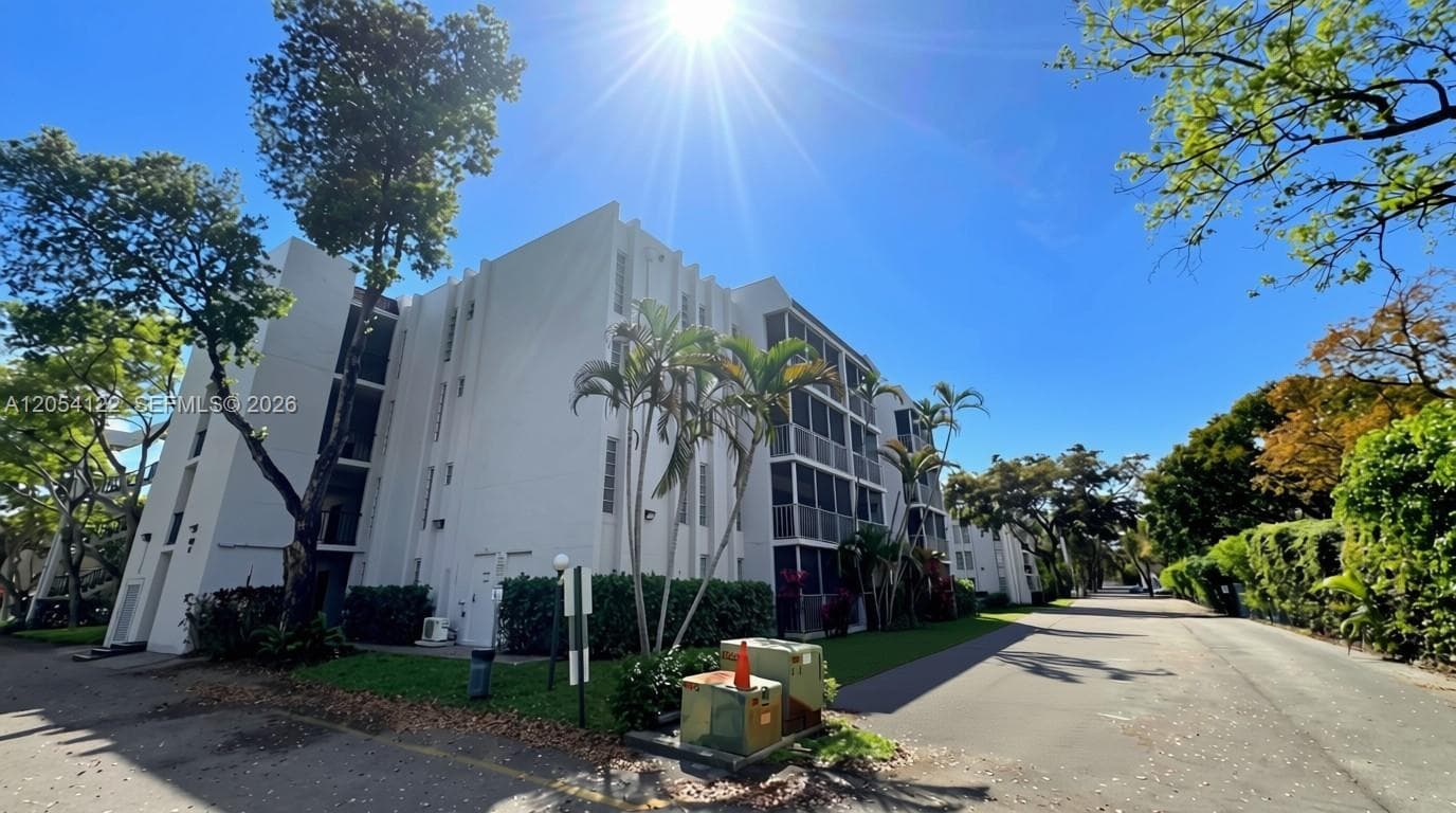483 N Pine Island Rd # C-205, Plantation, FL 33324 photo 3