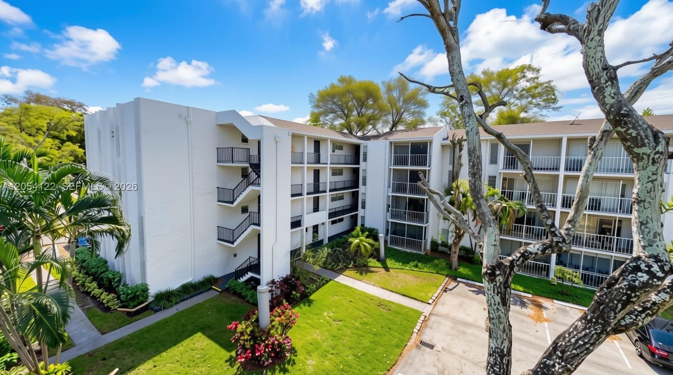 483 N Pine Island Rd # C-205, Plantation, FL 33324 photo 4