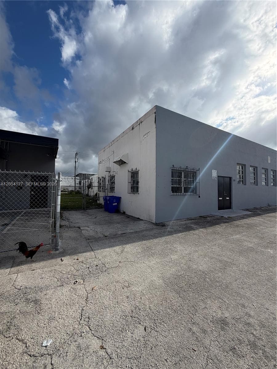 211 W 22nd St, Hialeah, FL 33010 photo 2