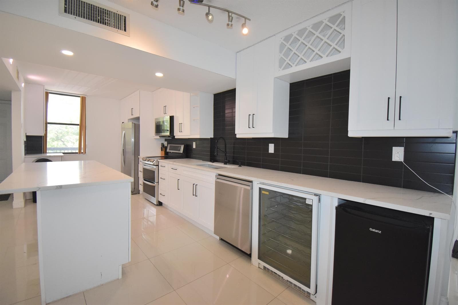 2768 S Carambola Circle S # 302, Coconut Creek, FL 33066 photo 4