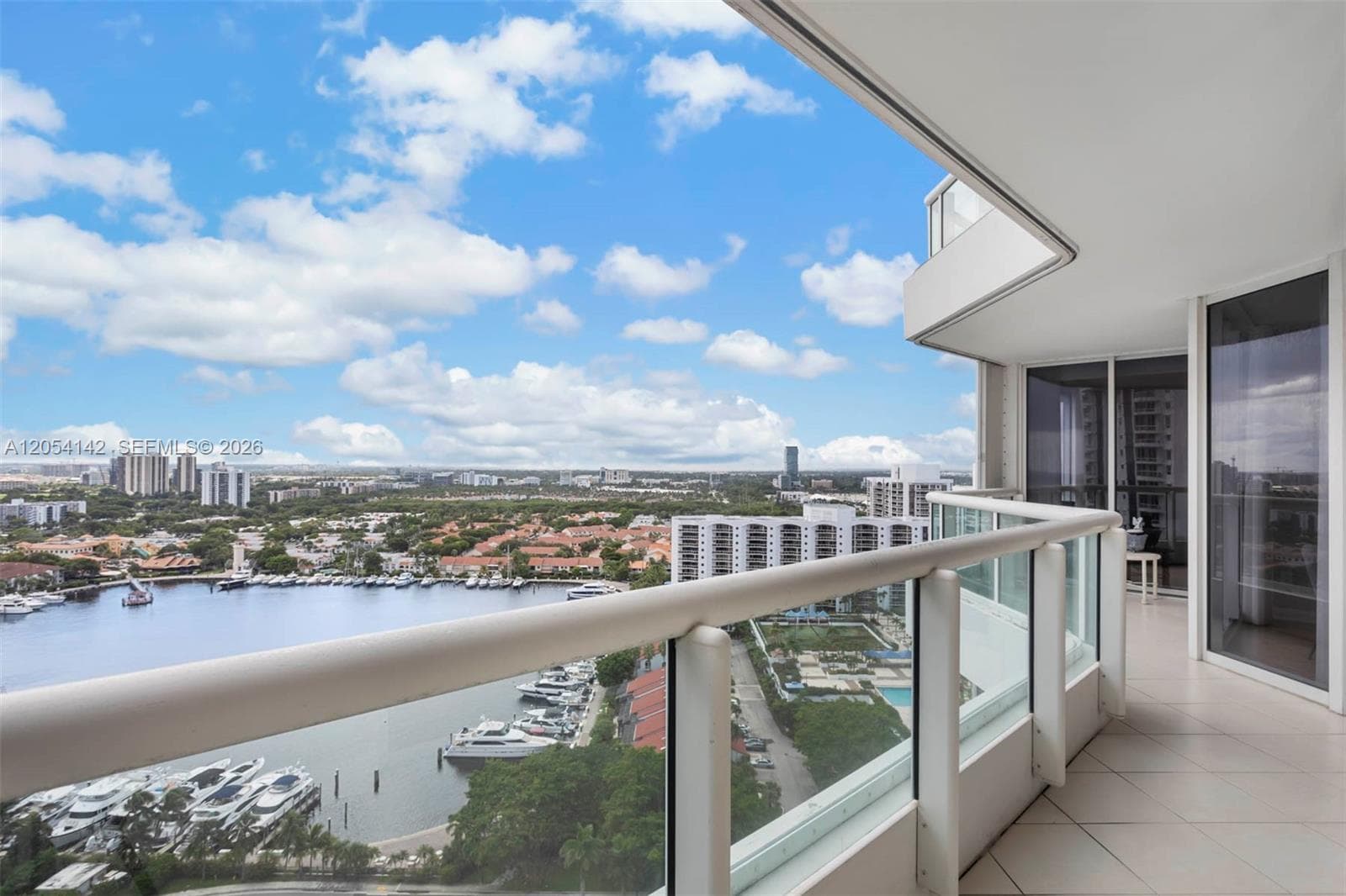 21205 Yacht Club Dr # 2403, Aventura, FL 33180 photo 2