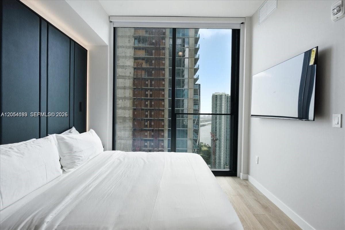 20 NE 11th St # 4904 B, Miami, FL 33132 photo 4