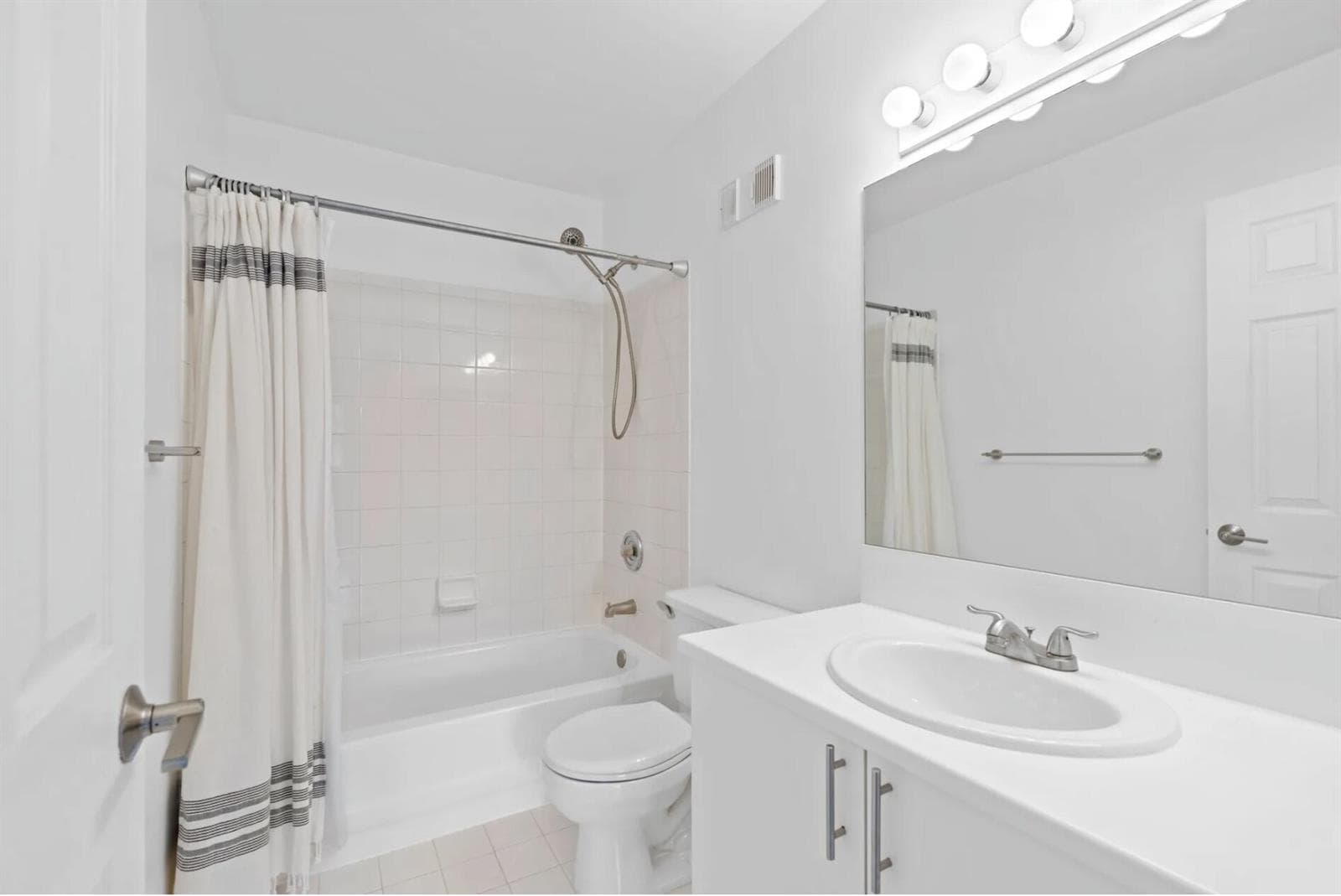 135 Yacht Club Way # 305, Hypoluxo, FL 33462 photo 3