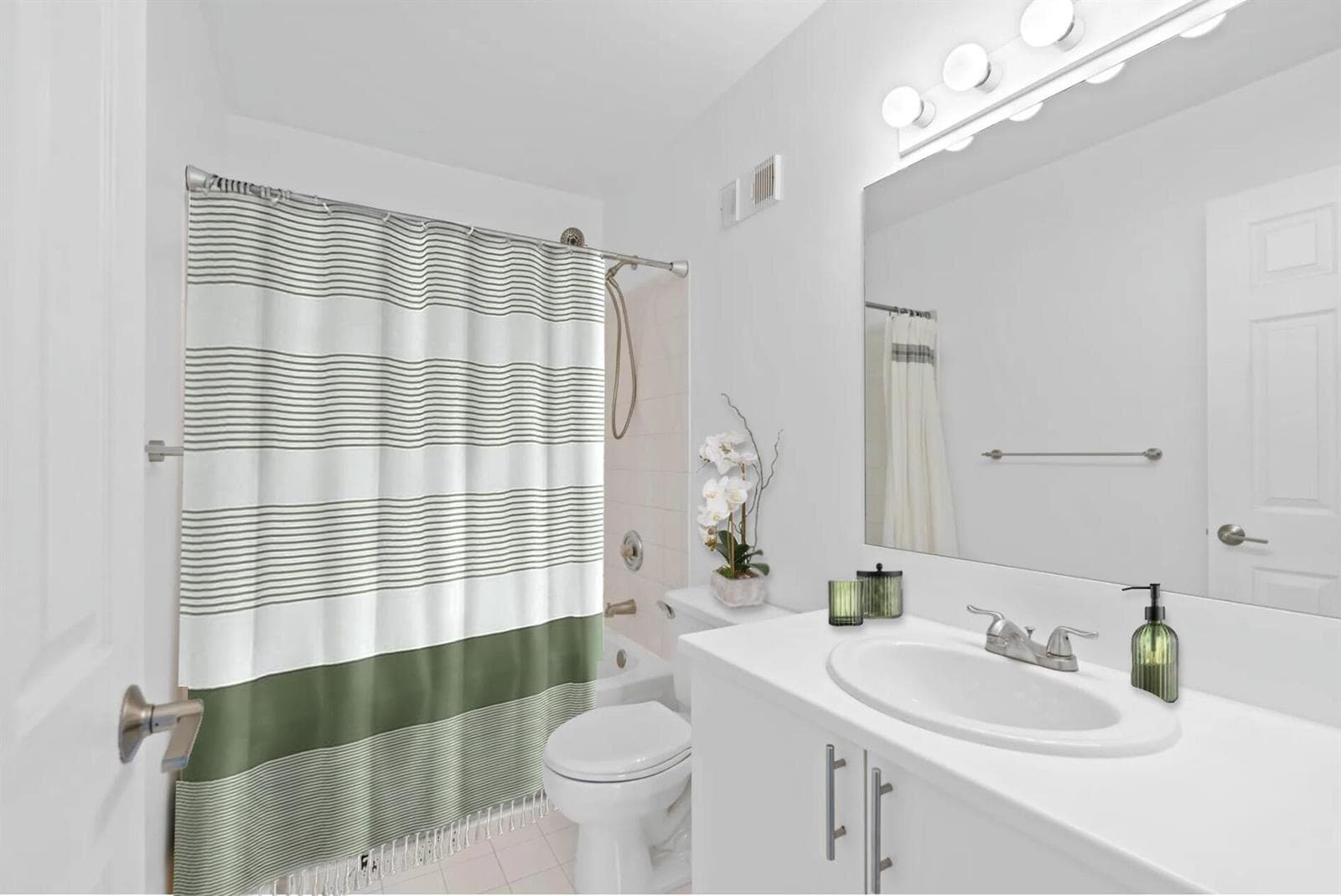 135 Yacht Club Way # 305, Hypoluxo, FL 33462 photo 4