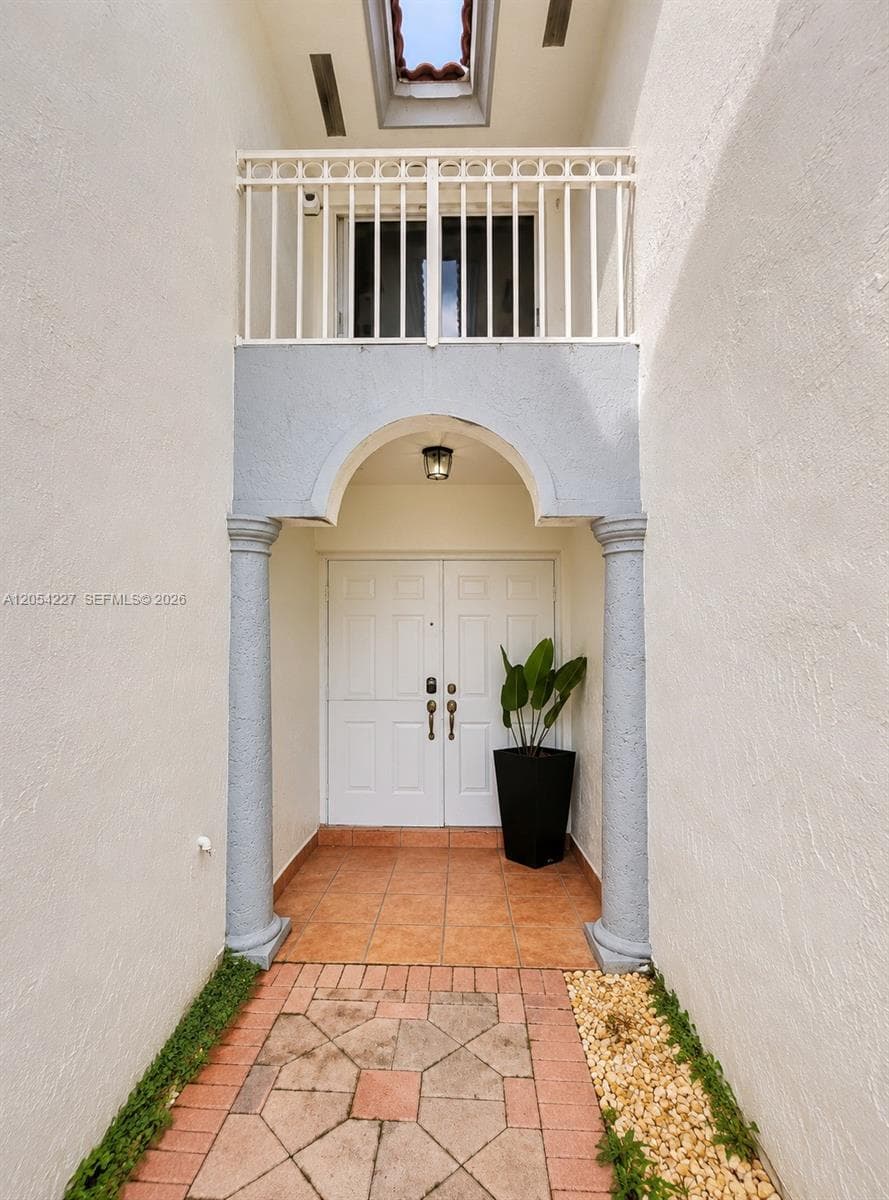 15355 SW 39th Ln, Miami, FL 33185 photo 2