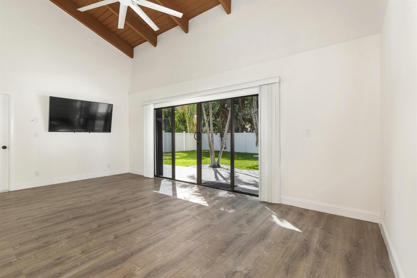 2474 Douglas Avenue, Delray Beach, FL 33444 photo 4