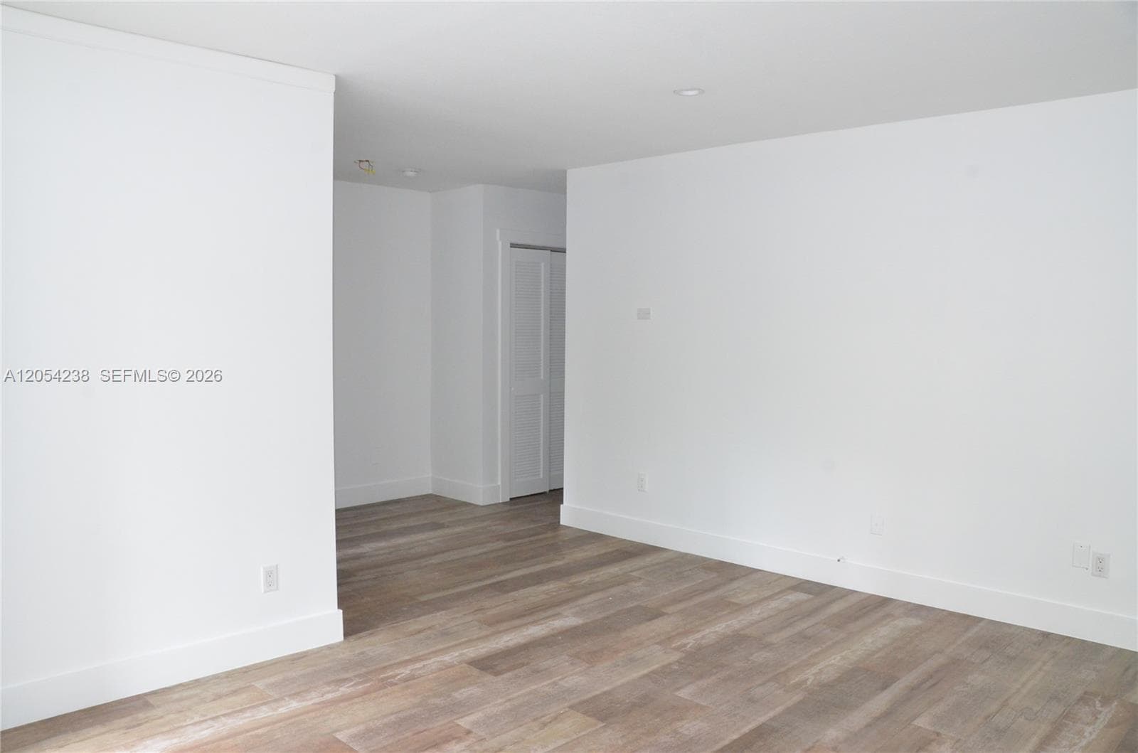 35 Edgewater Dr # 104, Coral Gables, FL 33133 photo 5