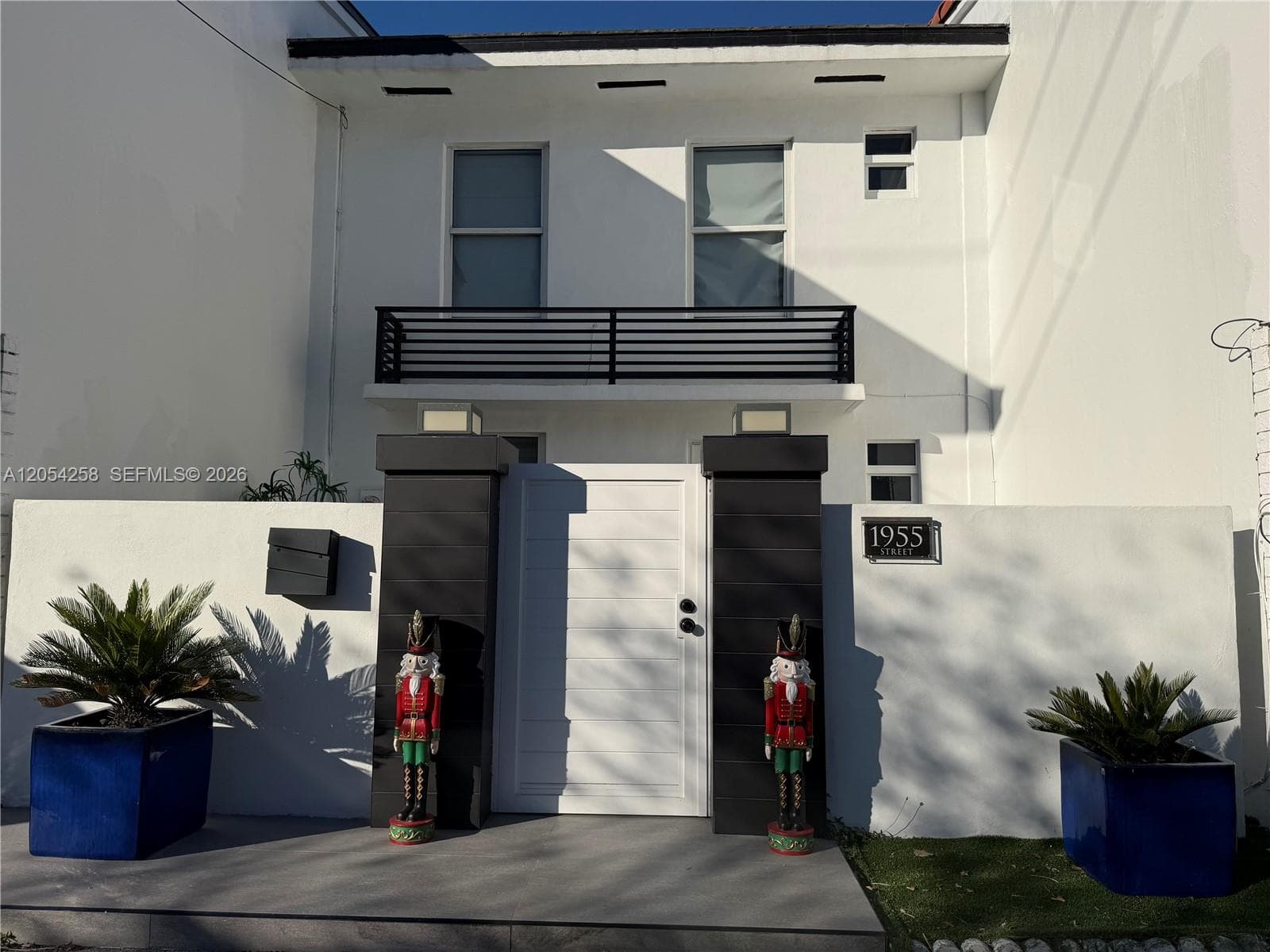 1955 NE 123rd St, North Miami, FL 33181