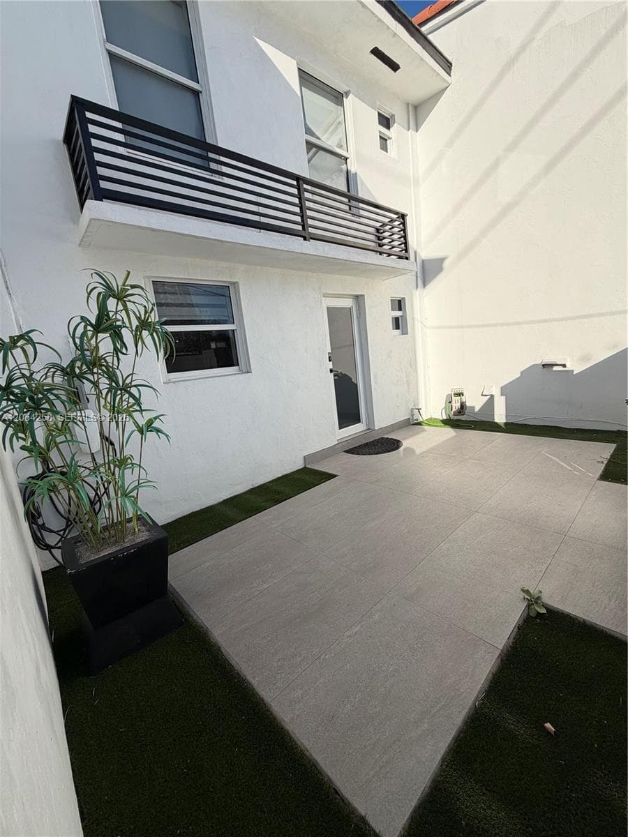 1955 NE 123rd St, North Miami, FL 33181 photo 4