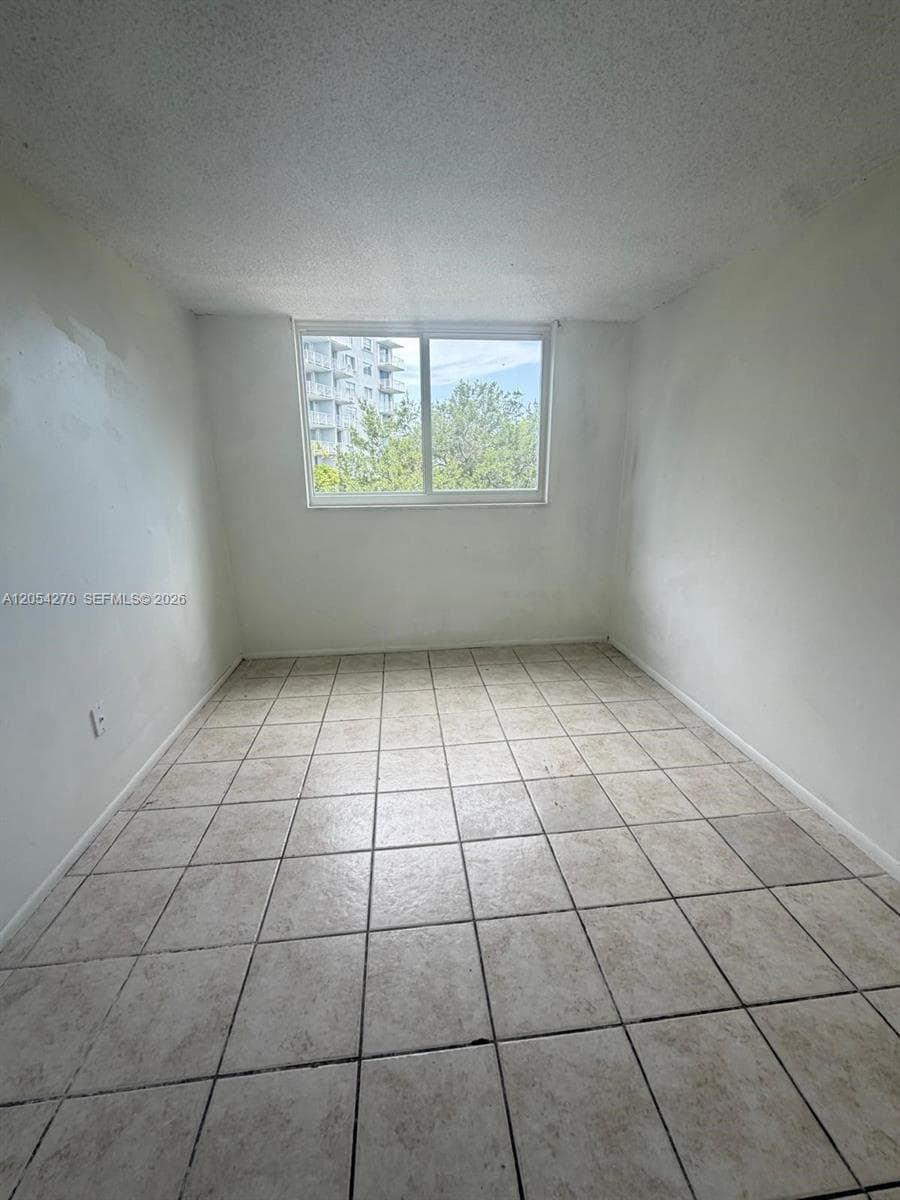 12500 NE 15th Ave # 402, North Miami, FL 33161 photo 3