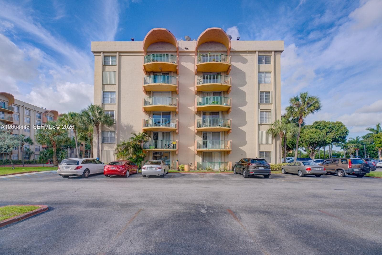 9320 Fontainebleau Blvd # 215, Miami, FL 33172 photo 3